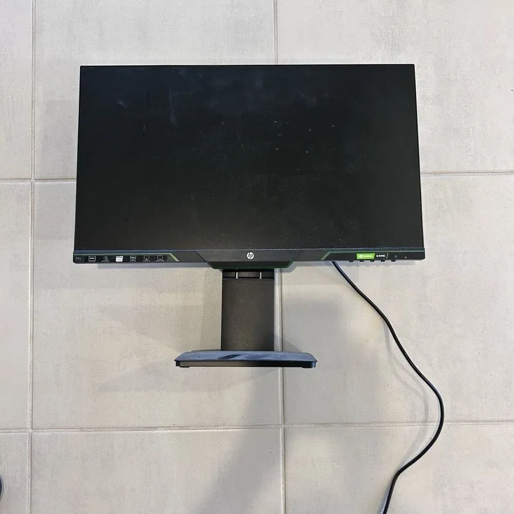 HP Monitor 25x 24.5-inch Monitor, a fast, vibrant display with gaming essantials